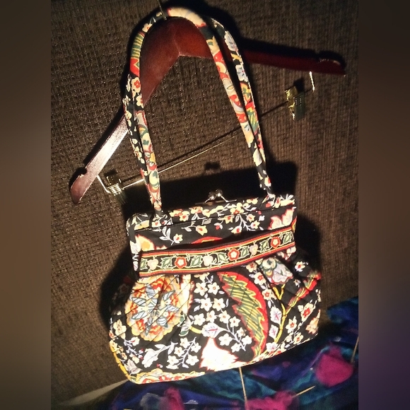 Vera Bradley - Picture 7 of 16